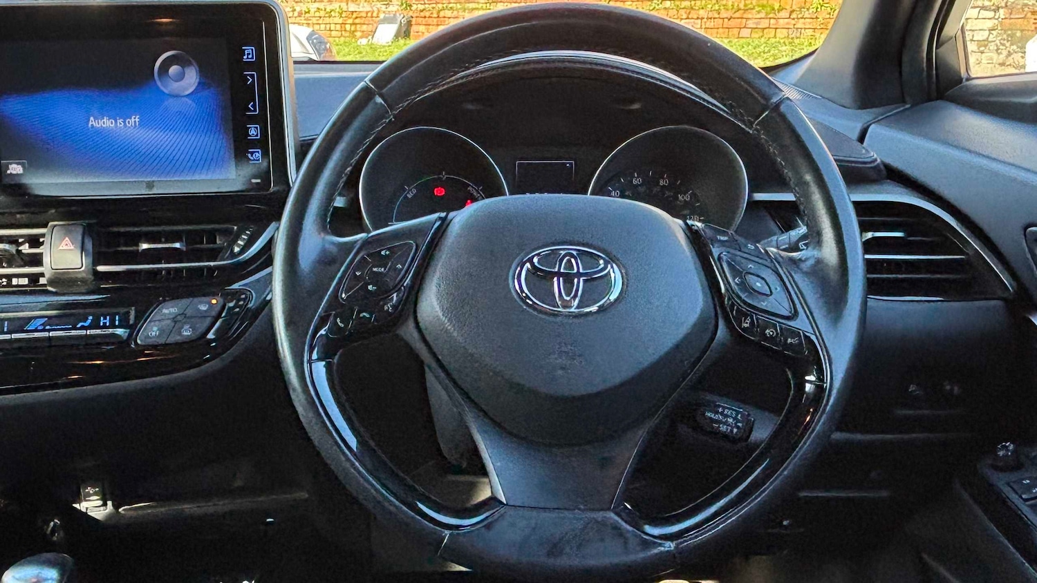 Used Toyota C-HR 2017 for sale - 77553255: Photo 12