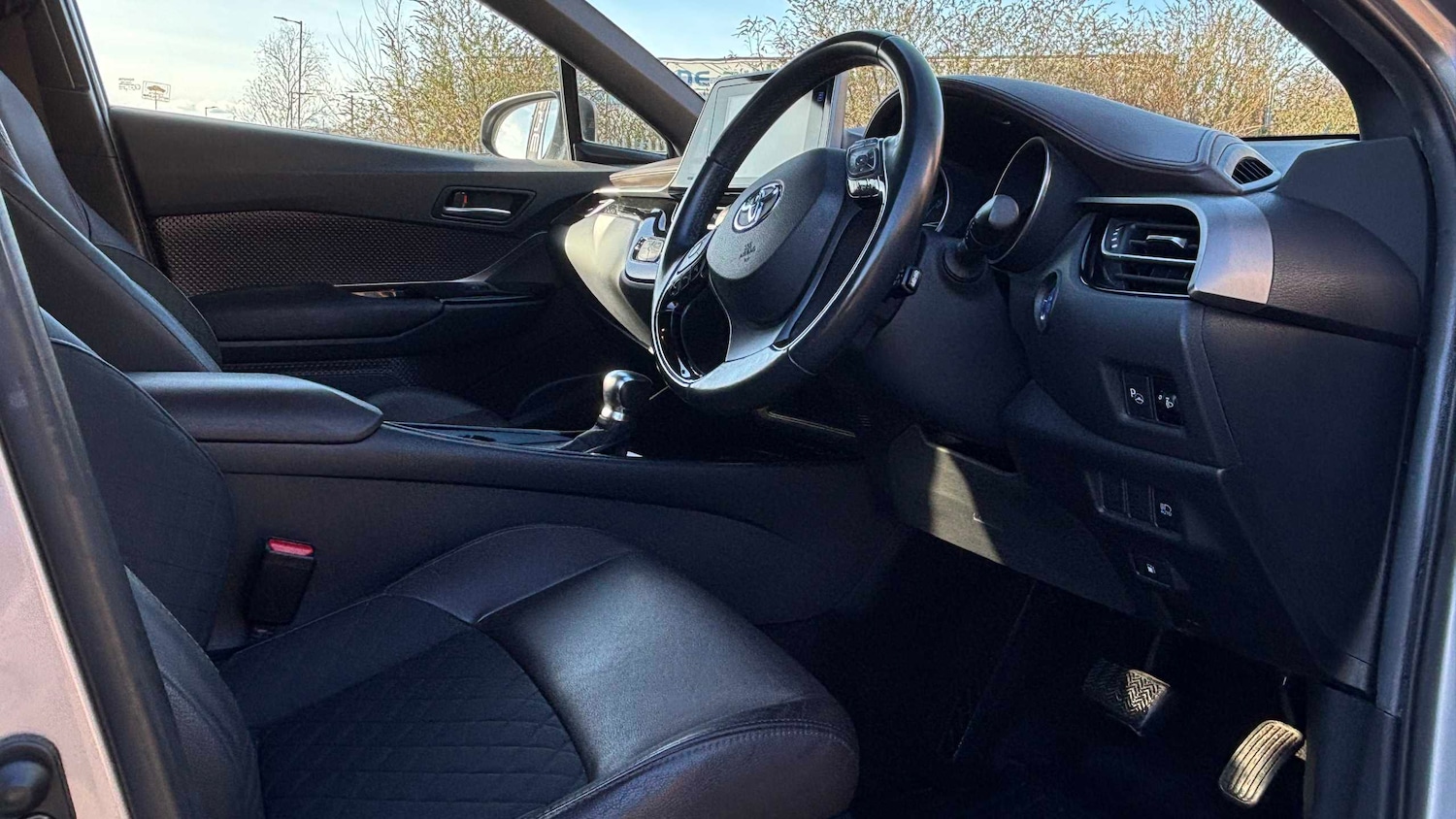 Used Toyota C-HR 2017 for sale - 77553255: Photo 3