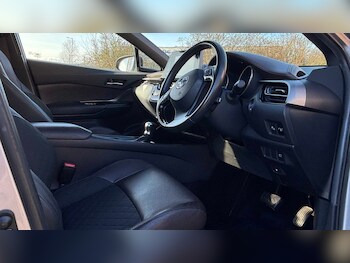 Used Toyota C-HR 2017 for sale - 77553255: Photo