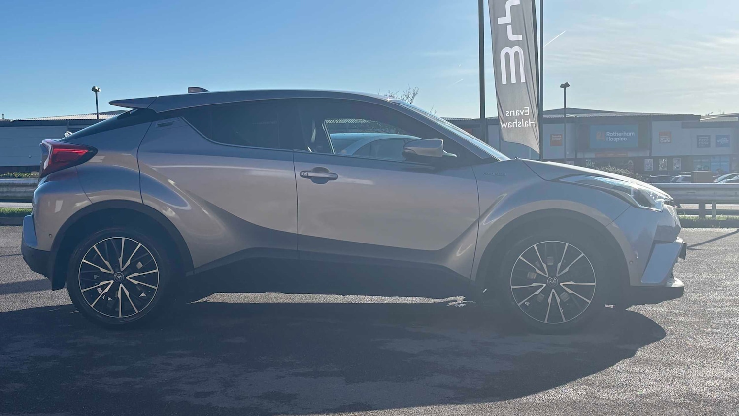 Used Toyota C-HR 2017 for sale - 77553255: Photo 6