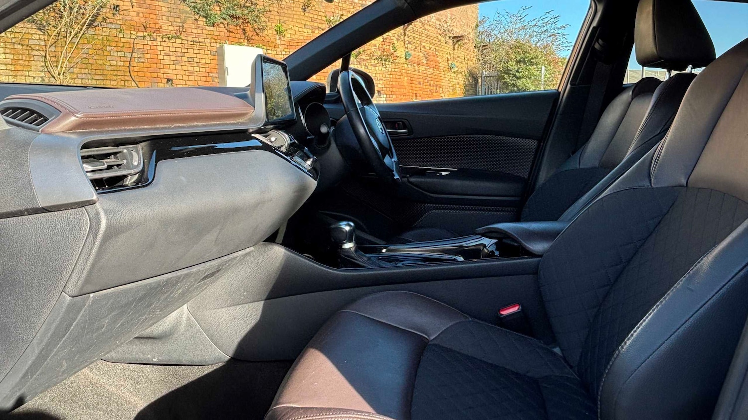 Used Toyota C-HR 2017 for sale - 77553255: Photo 9