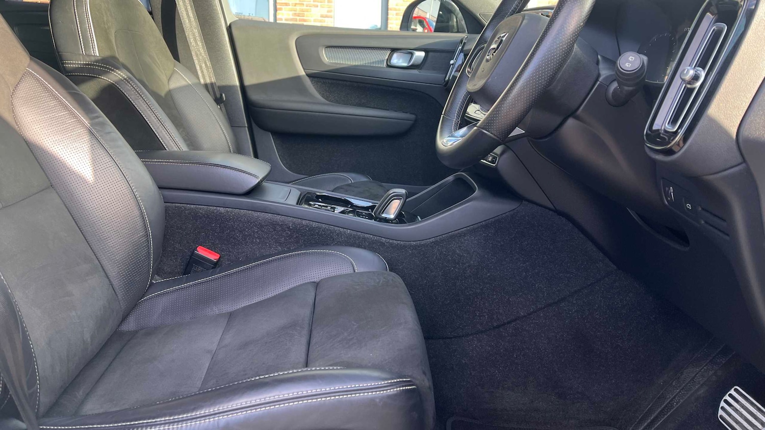 Used Volvo XC40 2020 for sale - 77000309: Photo 3