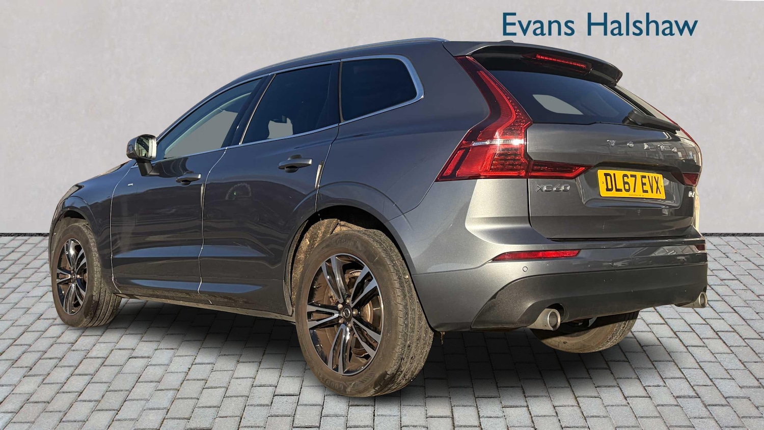 Used Volvo XC60 2017 for sale - 77083164: Photo 2