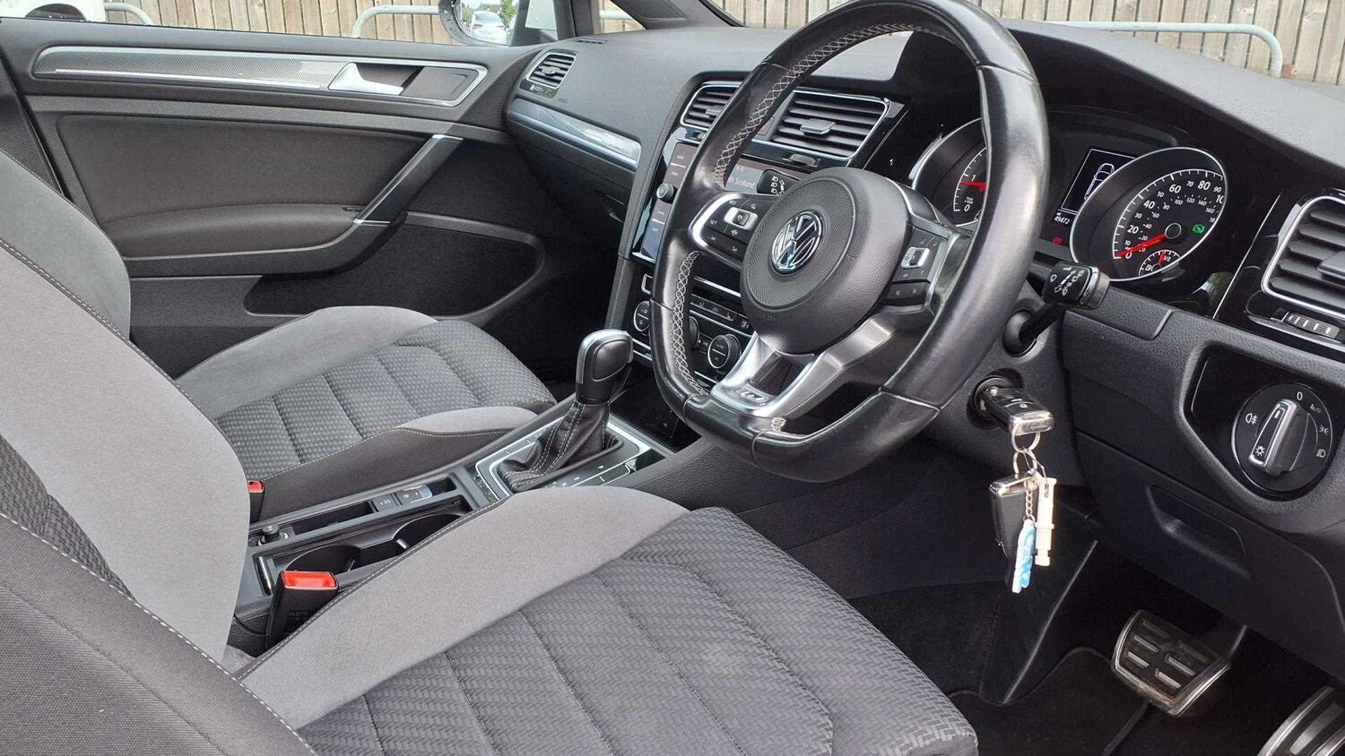 Used Volkswagen Golf 2020 for sale - 77233052: Photo 11