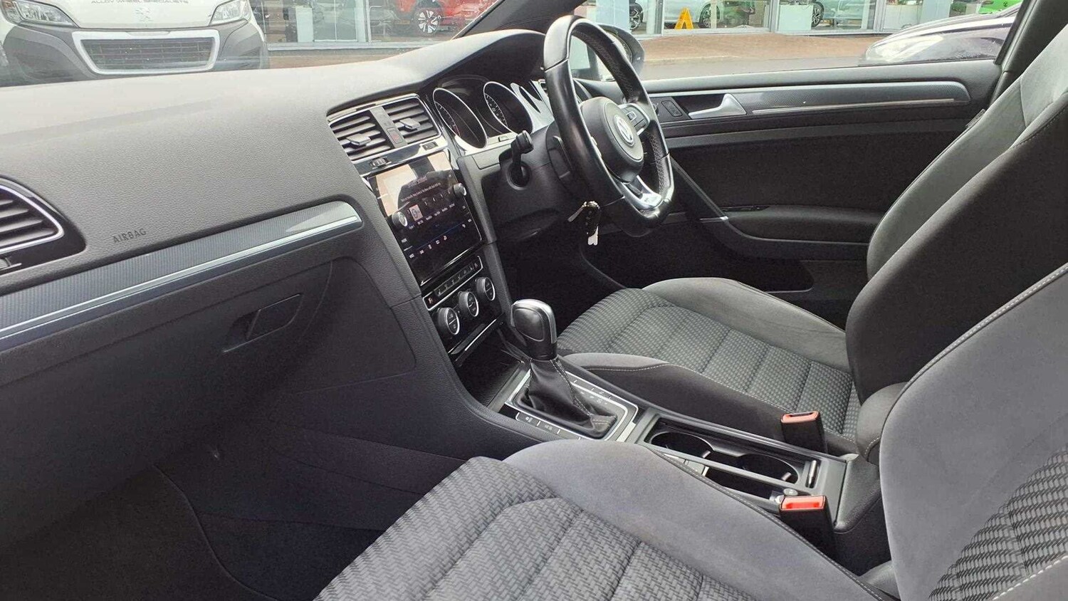 Used Volkswagen Golf 2020 for sale - 77233052: Photo 12