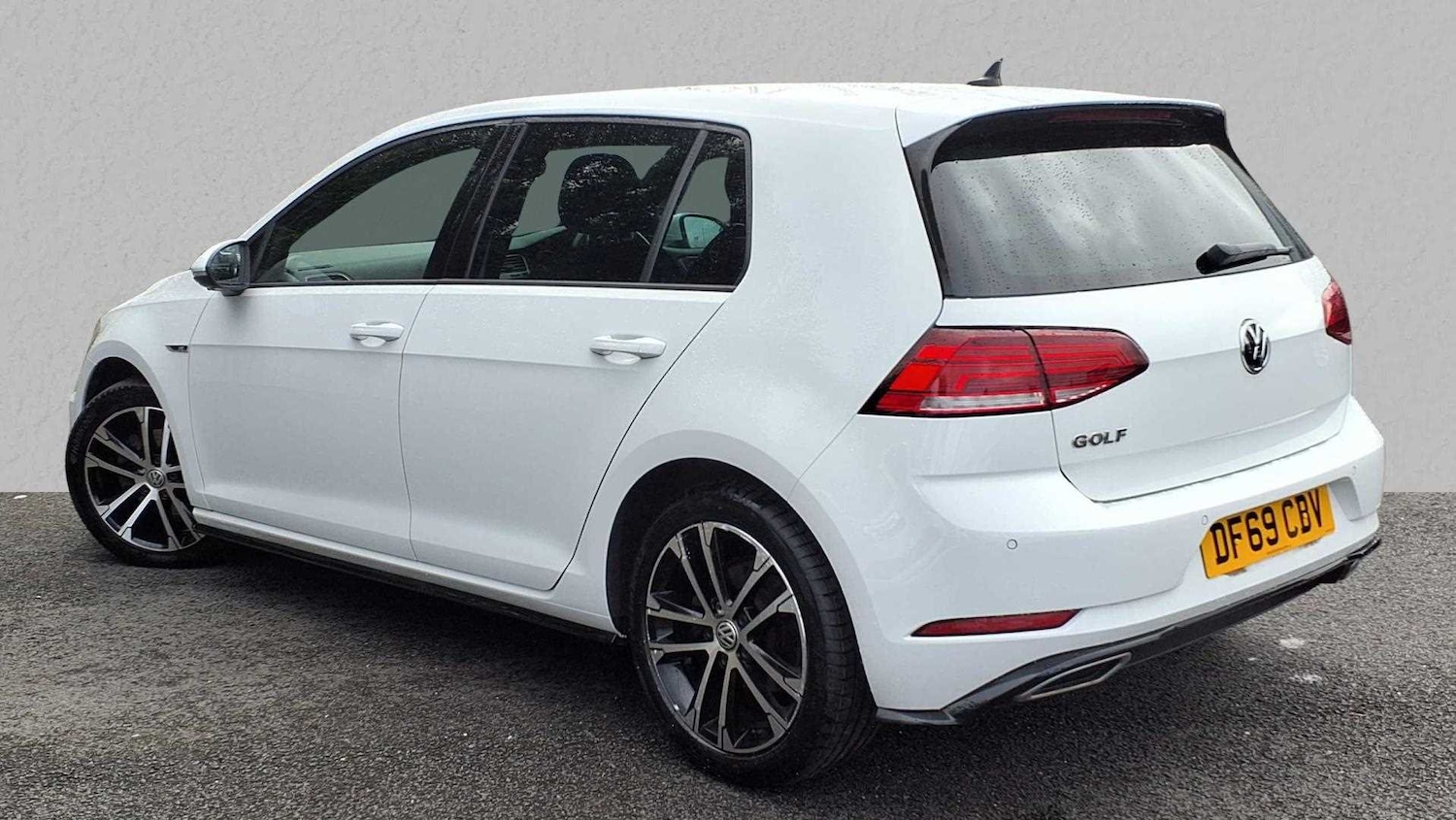 Used Volkswagen Golf 2020 for sale - 77233052: Photo 2