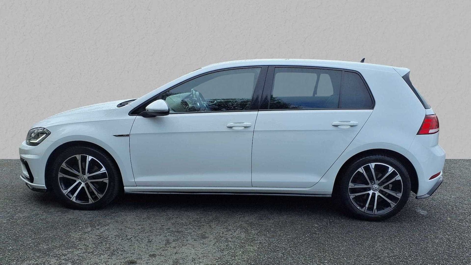 Used Volkswagen Golf 2020 for sale - 77233052: Photo 3