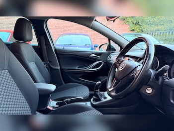 Used Vauxhall Astra 2018 for sale - 76624619: Photo