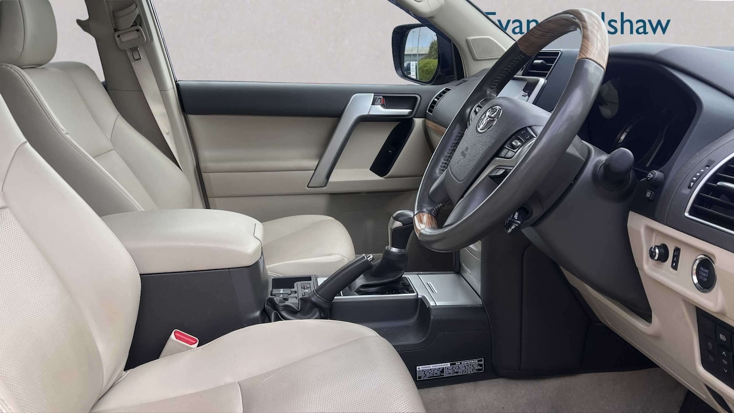 Used Toyota Land Cruiser 2022 for sale - 78077006: Photo 3