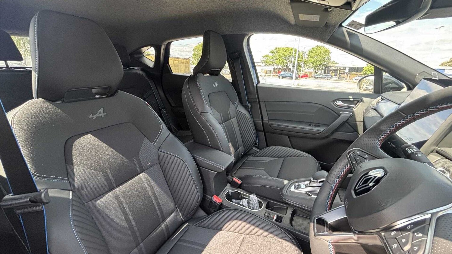 Used Renault Captur 2025 for sale - 77615577: Photo 16