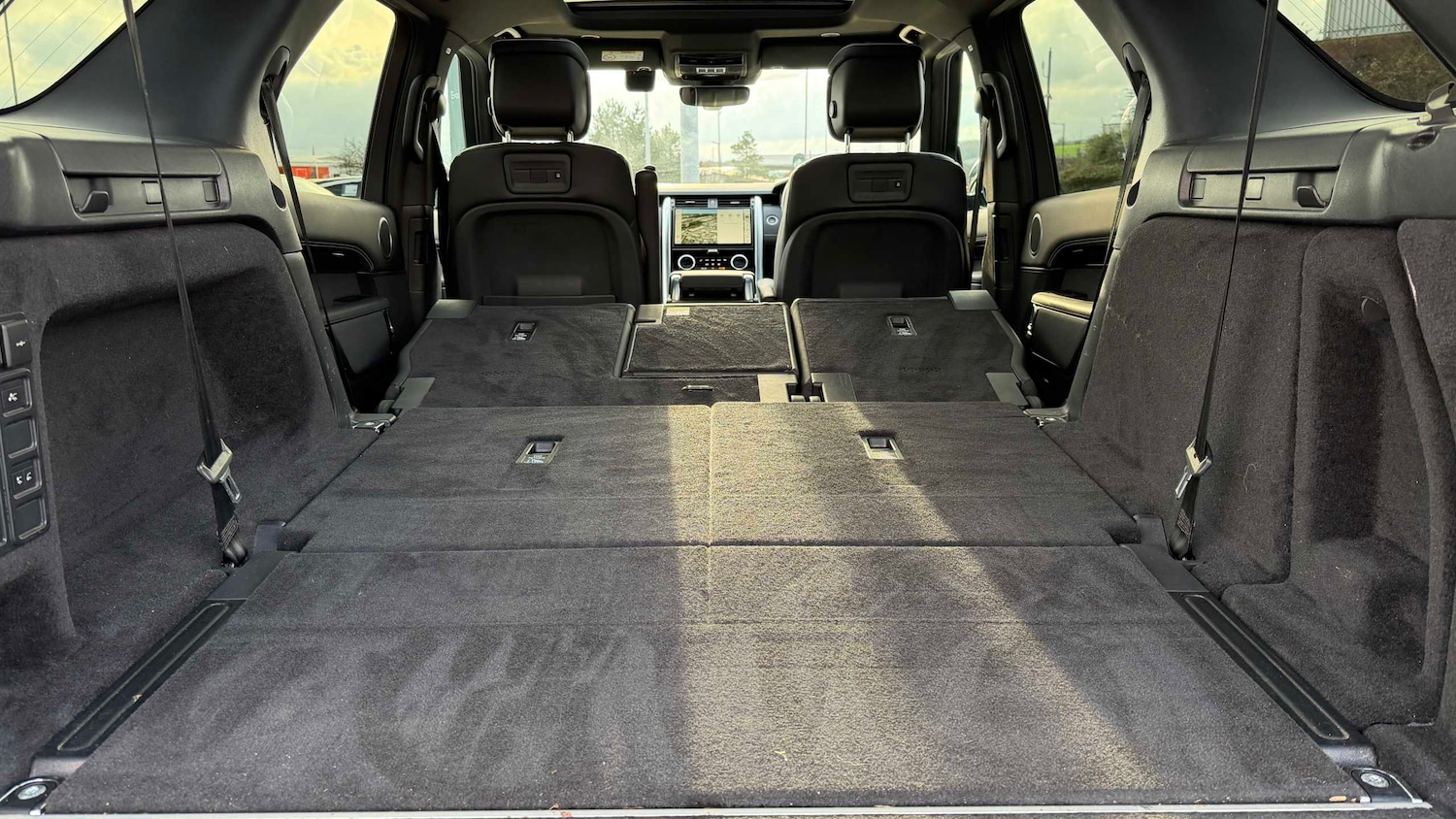 Used Land Rover Discovery 2022 for sale - 77361351: Photo 12