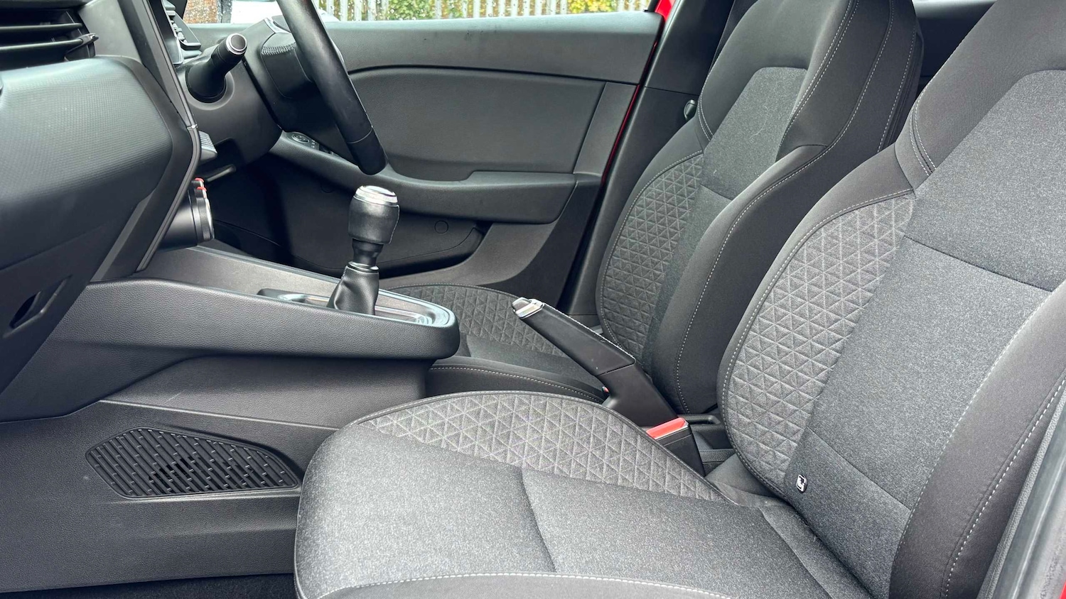 Used Renault Clio 2020 for sale - 77308451: Photo 9