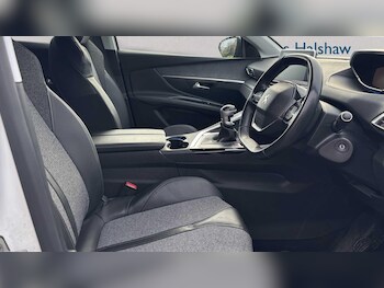 Used Peugeot 3008 2018 for sale - 77361504: Photo