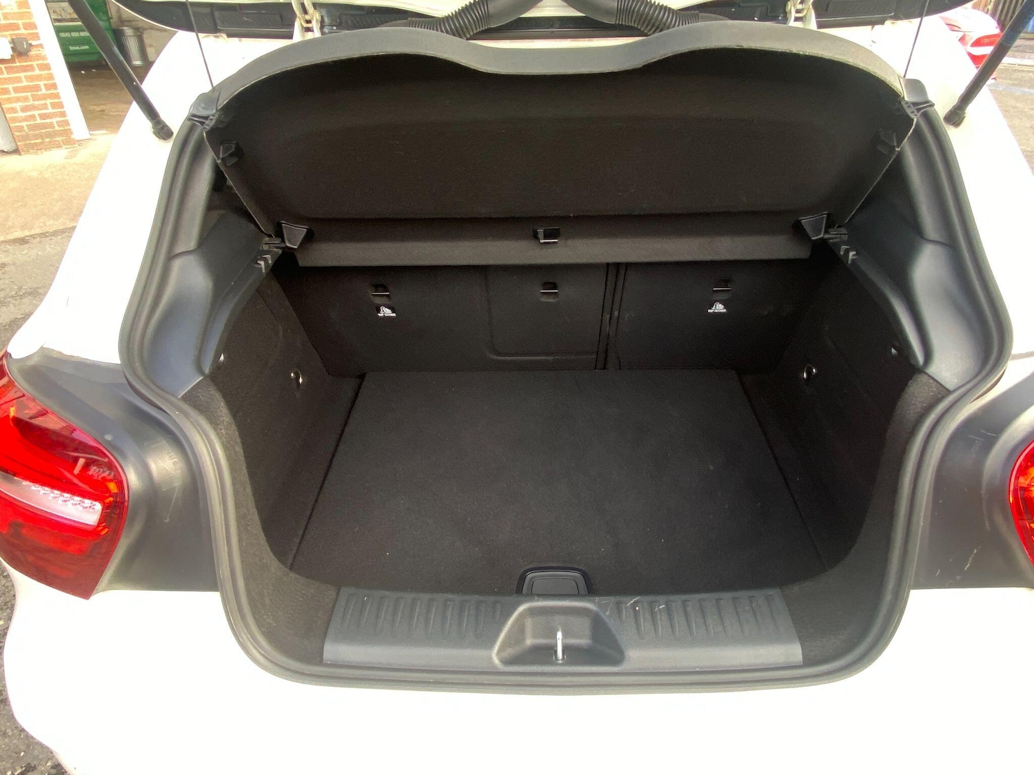 Used Mercedes-Benz A-Class 2018 for sale - 76994537: Photo 10