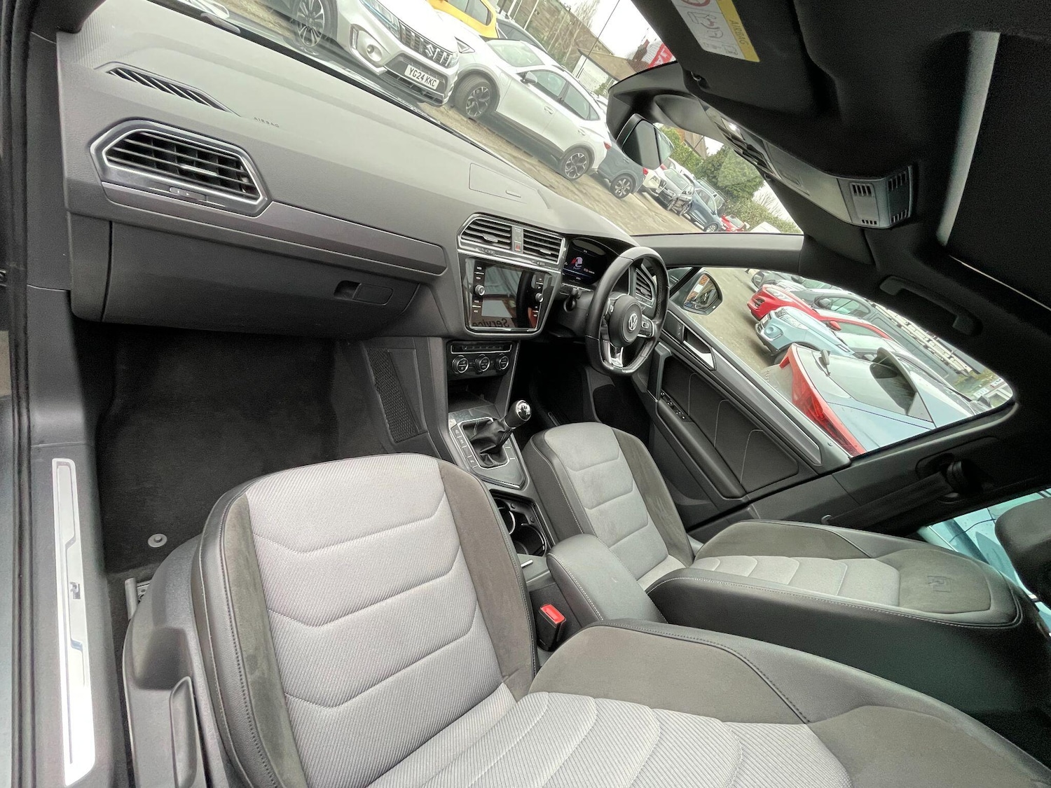 Used Volkswagen Tiguan 2018 for sale - 77598227: Photo 11