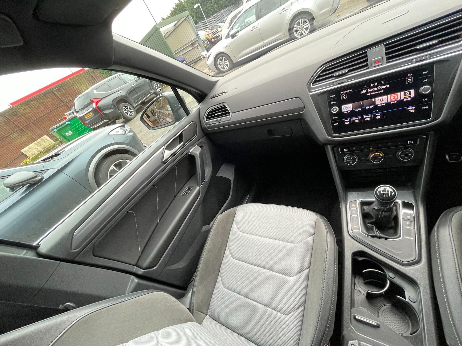 Used Volkswagen Tiguan 2018 for sale - 77598227: Photo 36