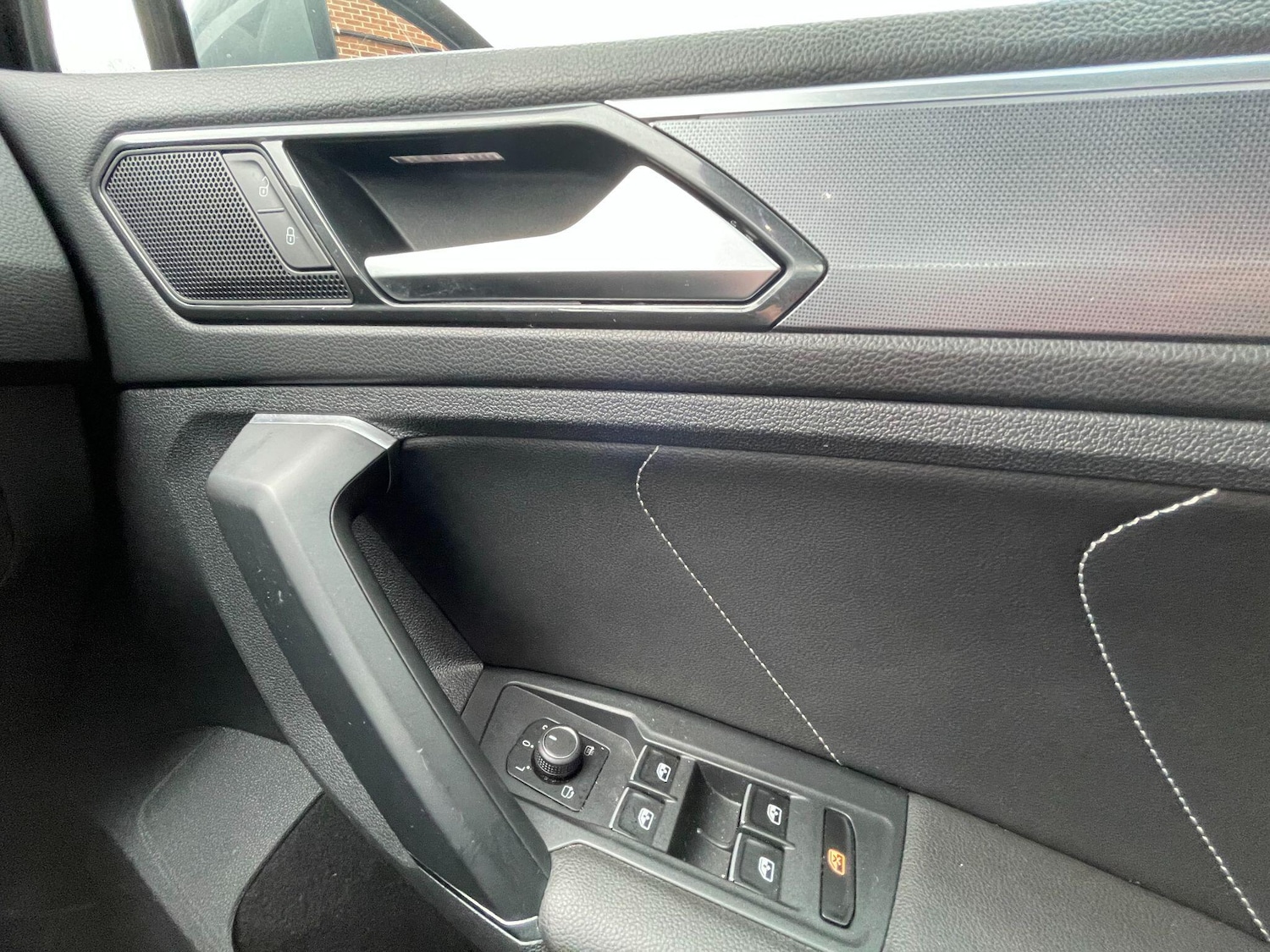 Used Volkswagen Tiguan 2018 for sale - 77598227: Photo 38