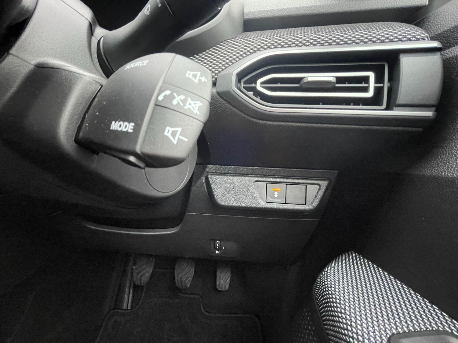 Used Dacia Sandero for sale - 77315333: Photo 33