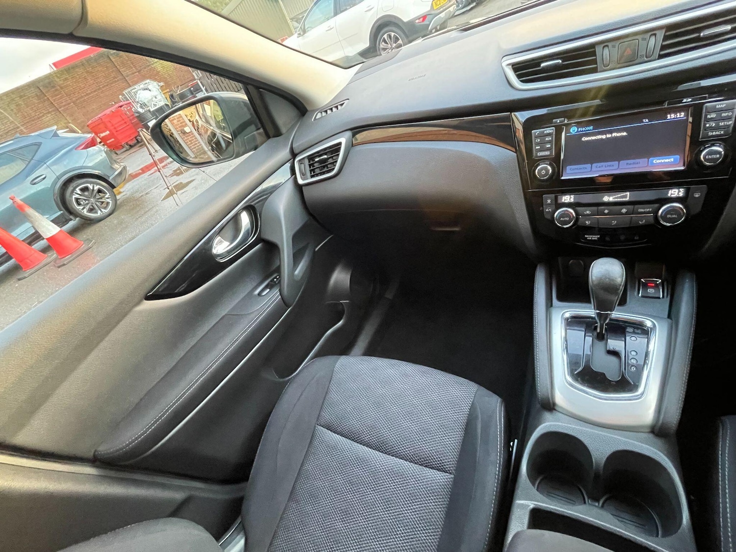 Used Nissan Qashqai 2017 for sale - 77040173: Photo 33