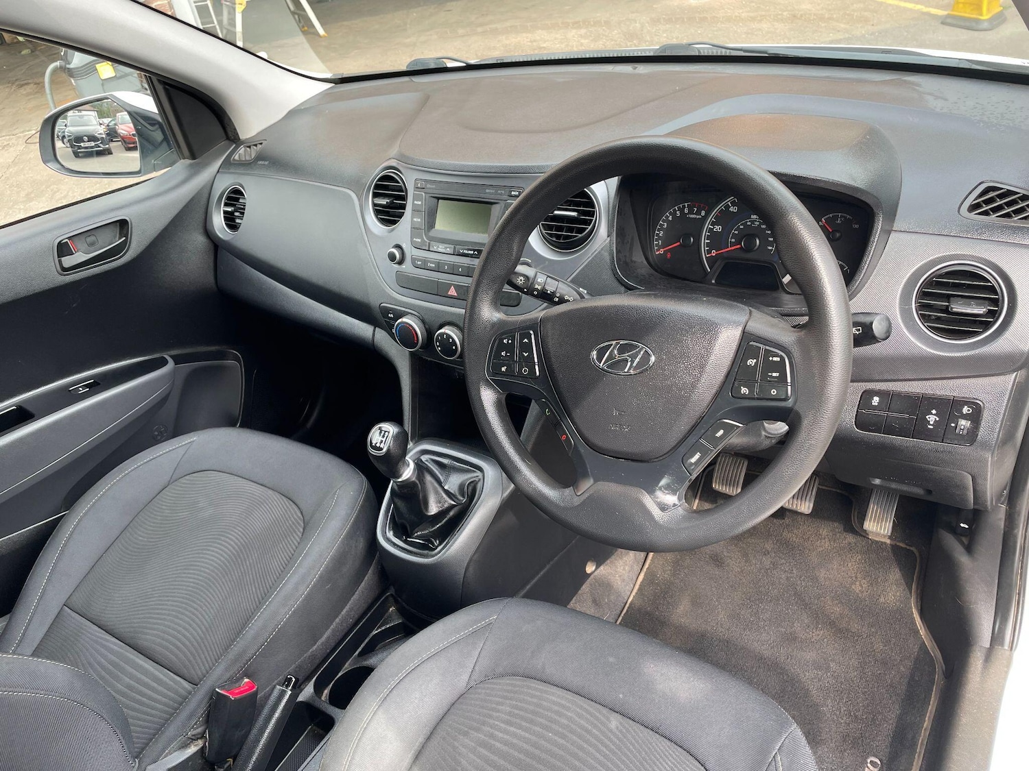 Used Hyundai i10 2018 for sale - 77671593: Photo 9