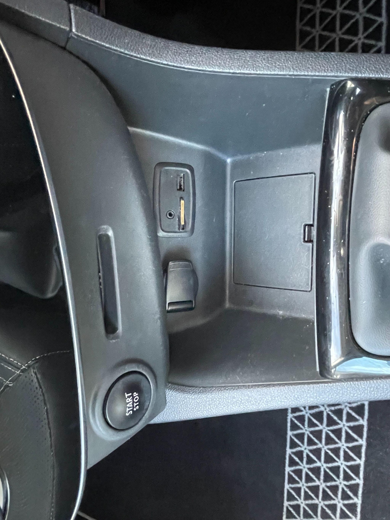Used Renault Clio 2018 for sale - 76377975: Photo 11
