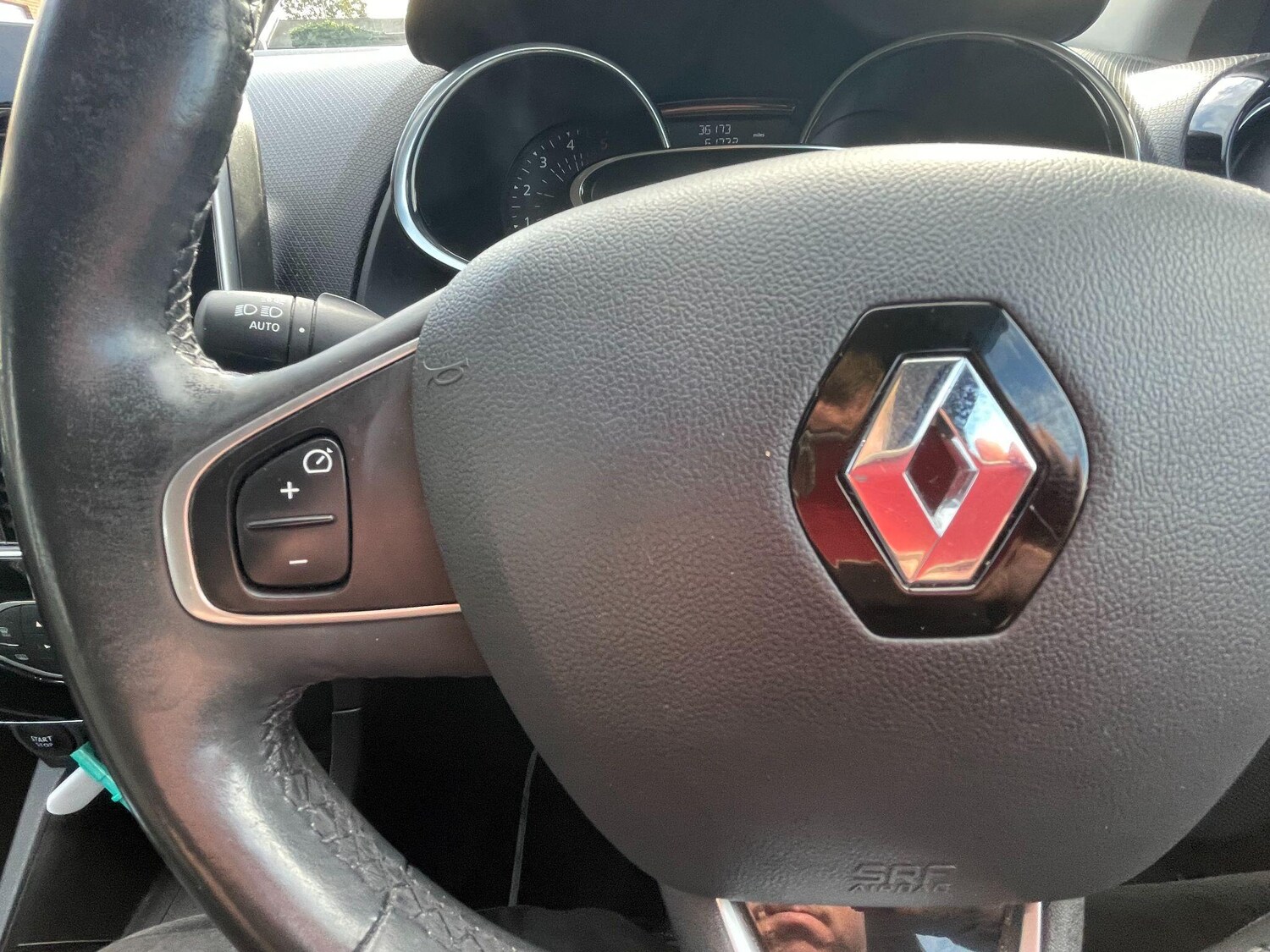 Used Renault Clio 2018 for sale - 76377975: Photo 23