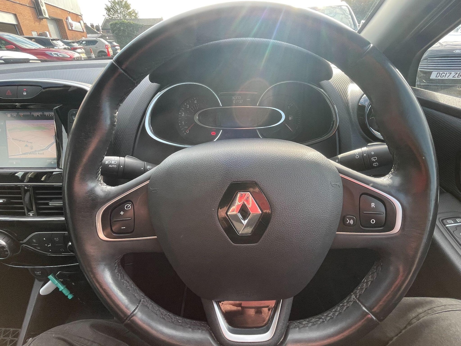 Used Renault Clio 2018 for sale - 76377975: Photo 24