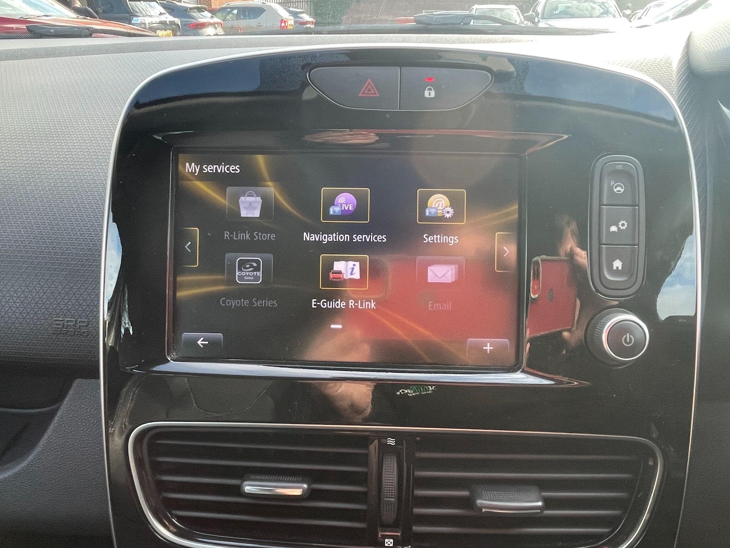 Used Renault Clio 2018 for sale - 76377975: Photo 32