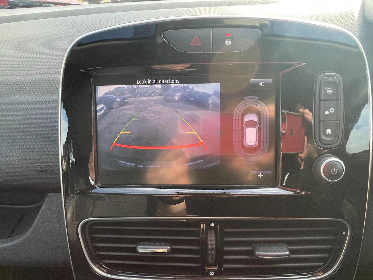Used Renault Clio 2018 for sale - 76377975: Photo 33