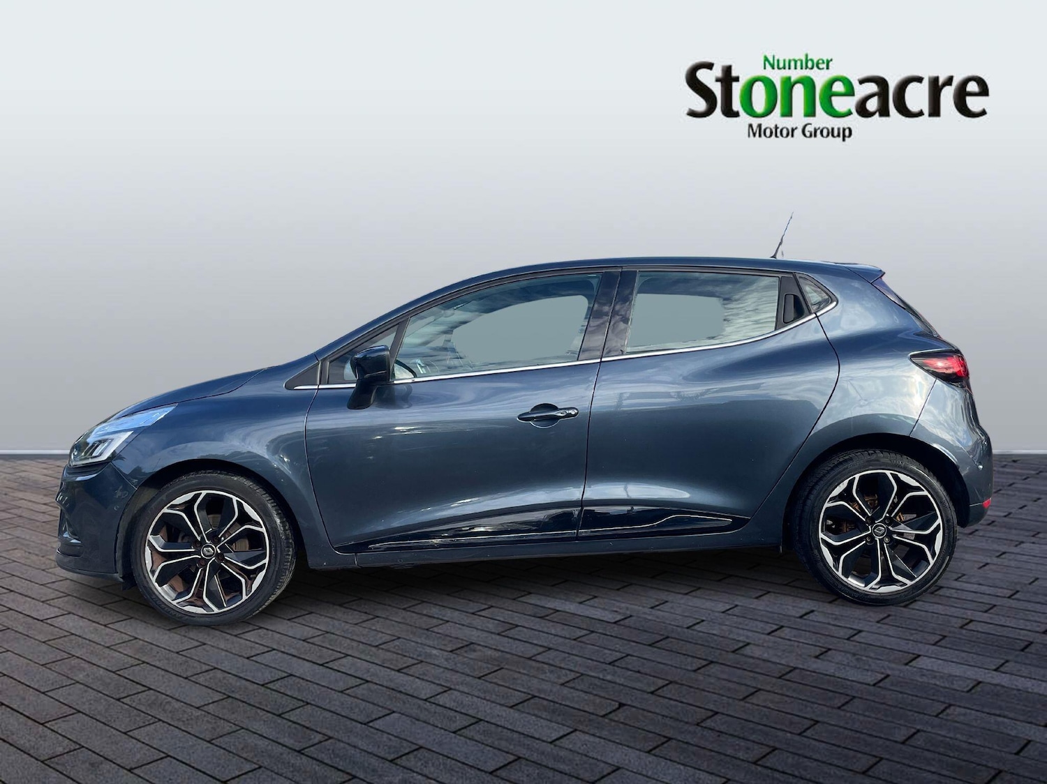 Used Renault Clio 2018 for sale - 76377975: Photo 4