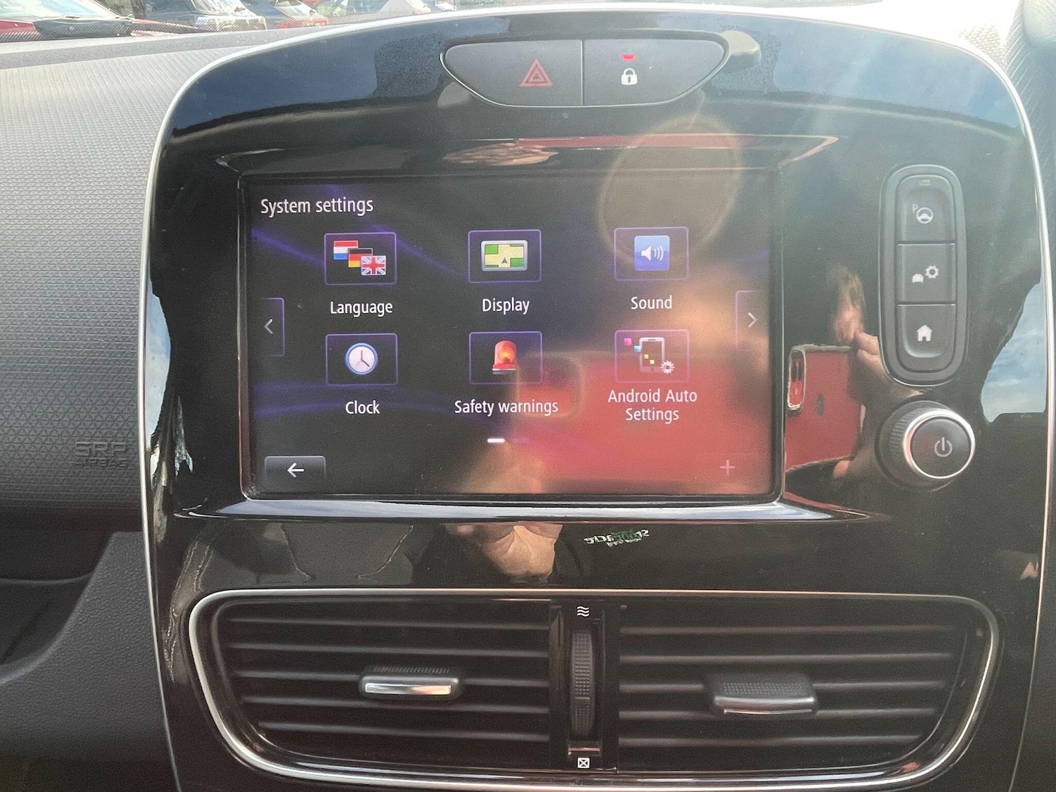 Used Renault Clio 2018 for sale - 76377975: Photo 9