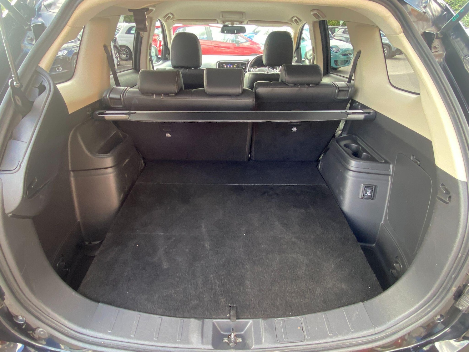 Used Mitsubishi Outlander 2019 for sale - 76137864: Photo 10