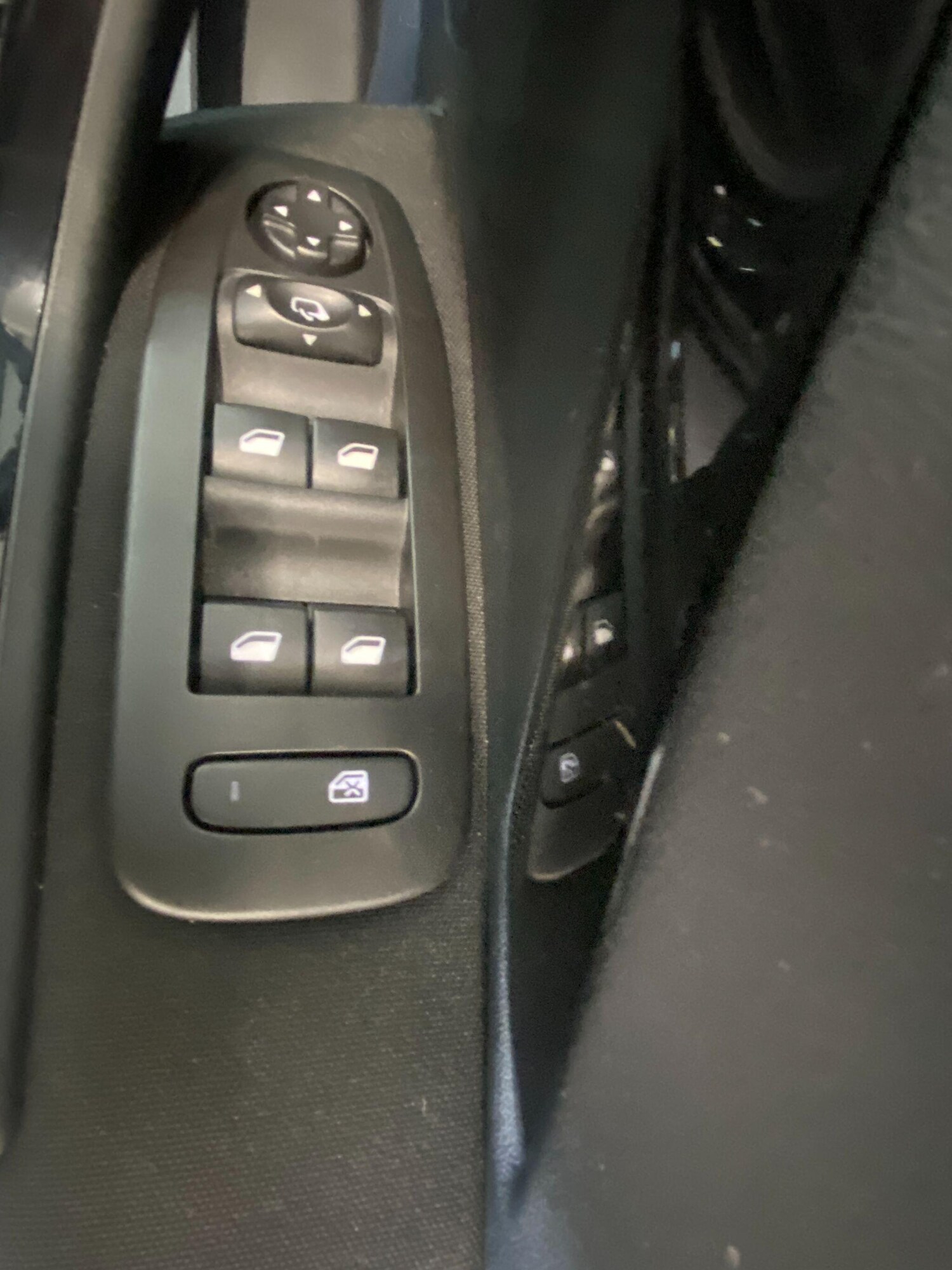 Used Peugeot 208 2018 for sale - 76688876: Photo 17