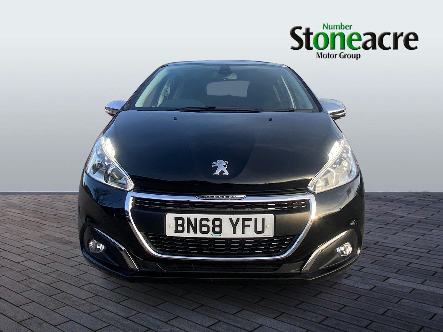 Used Peugeot 208 2018 for sale - 76688876: Photo 2