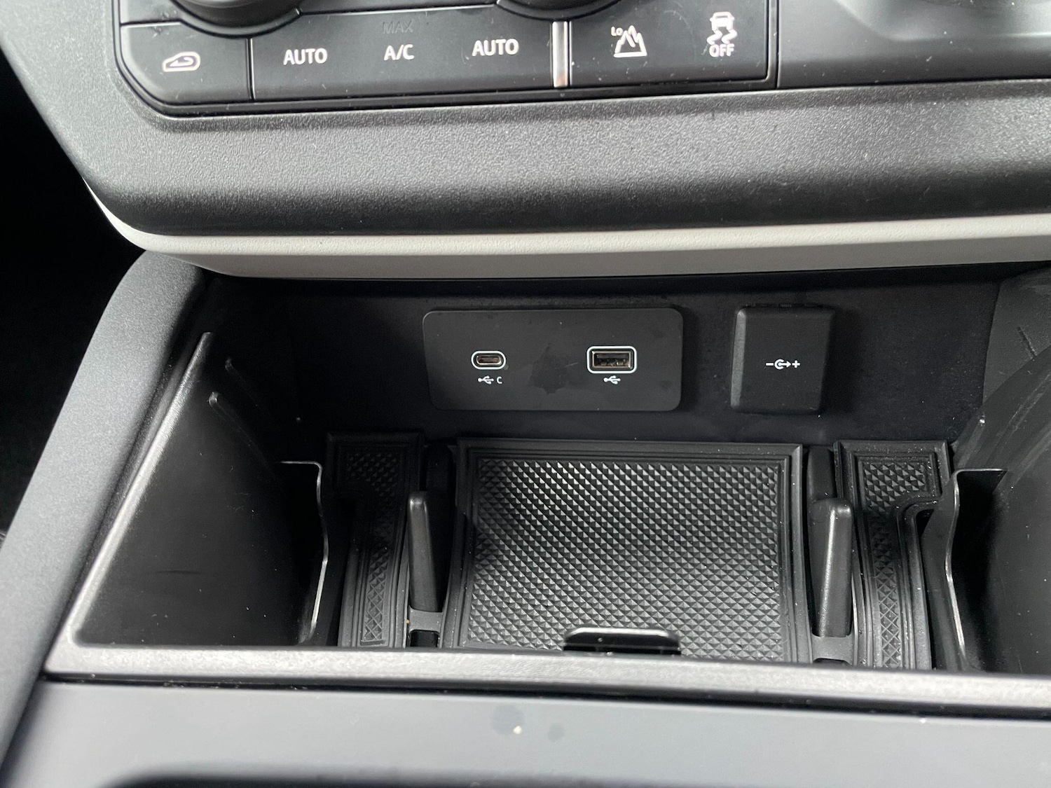 Used Land Rover Defender 90 for sale - 76485526: Photo 17