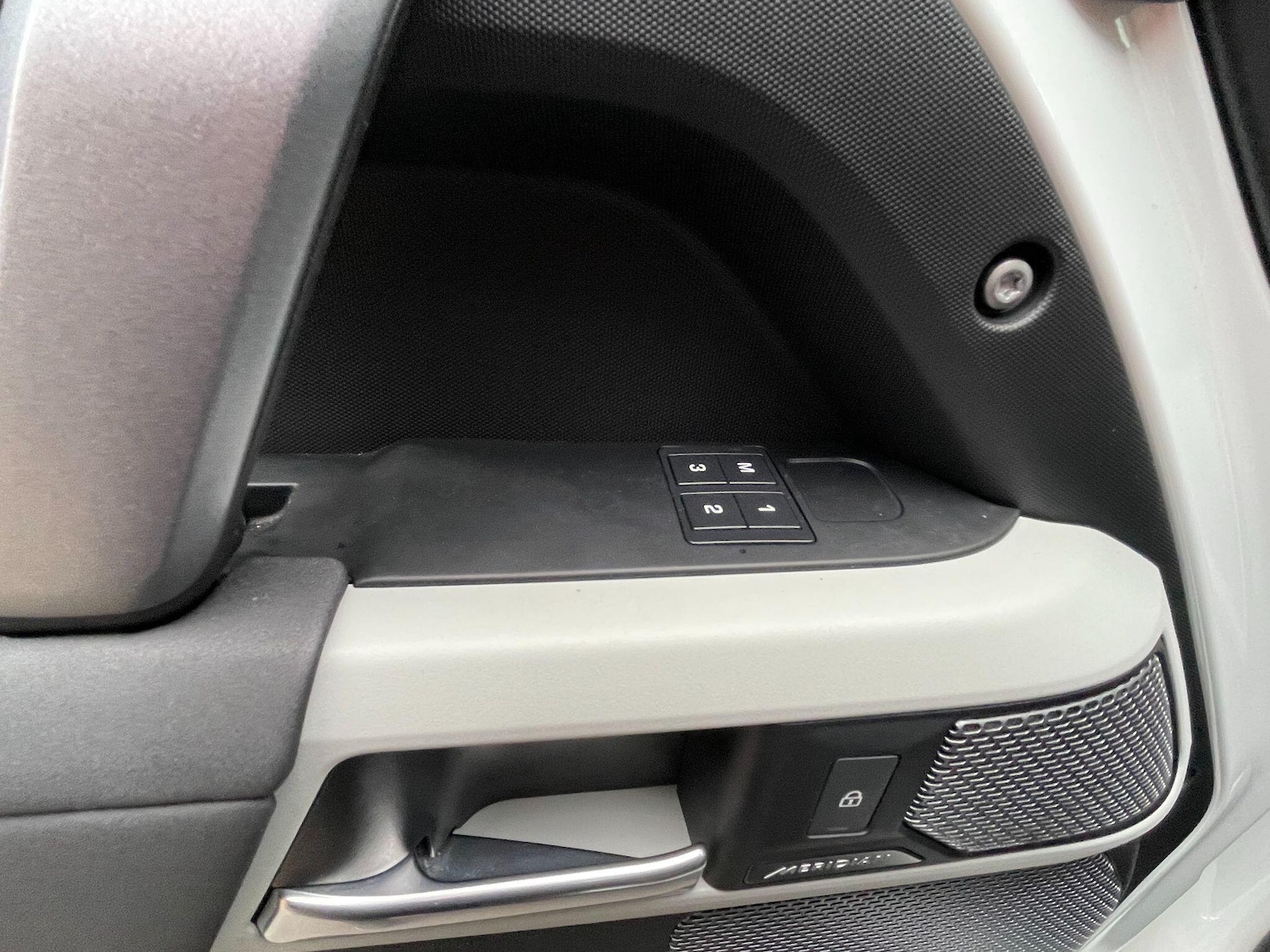 Used Land Rover Defender 90 for sale - 76485526: Photo 37