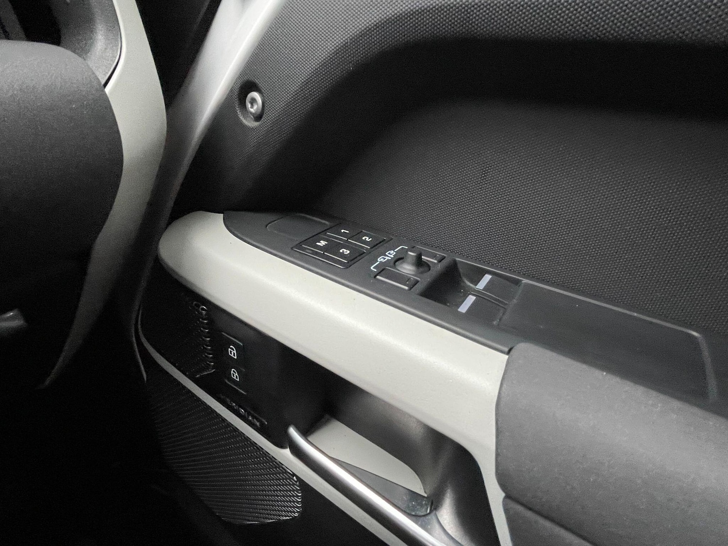 Used Land Rover Defender 90 for sale - 76485526: Photo 38