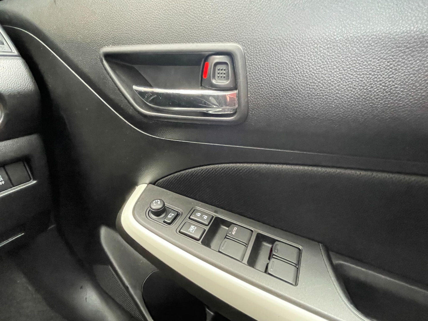 Used Suzuki Swift 2018 for sale - 77238443: Photo 23