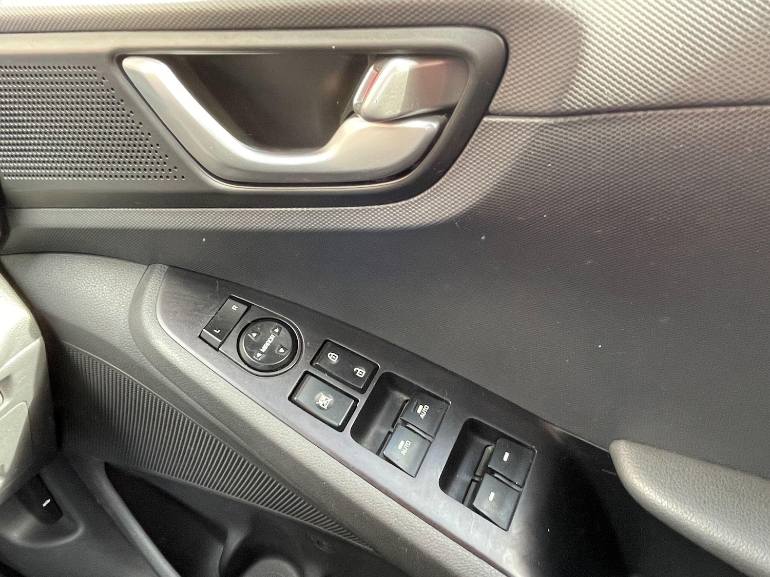 Used Hyundai IONIQ 2017 for sale - 76284307: Photo 29