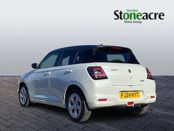 Used Suzuki Swift 2024 for sale - 79192105: Photo