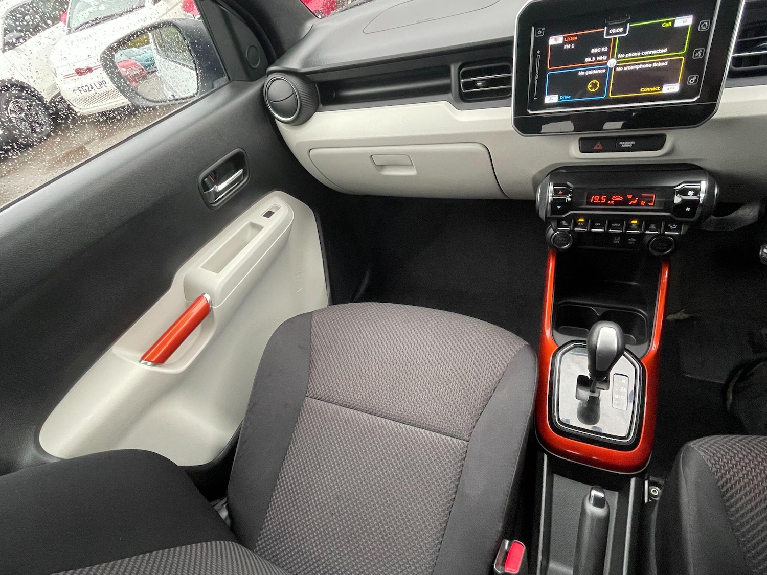 Used Suzuki Ignis 2018 for sale - 76377547: Photo 11