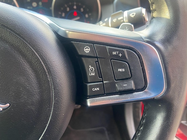 Used Jaguar XE 2019 for sale - 76283863: Photo 10