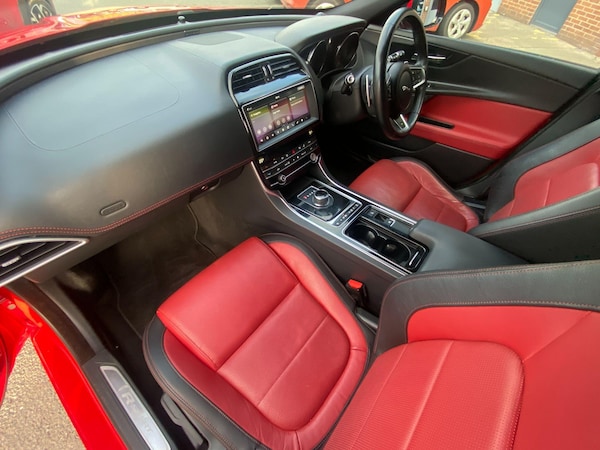 Used Jaguar XE 2019 for sale - 76283863: Photo 15