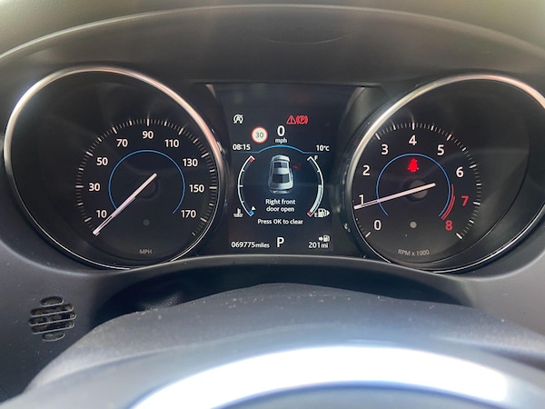 Used Jaguar XE 2019 for sale - 76283863: Photo 17