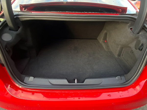 Used Jaguar XE 2019 for sale - 76283863: Photo 26