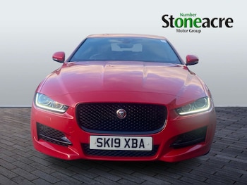 Used Jaguar XE 2019 for sale - 76283863: Photo 3