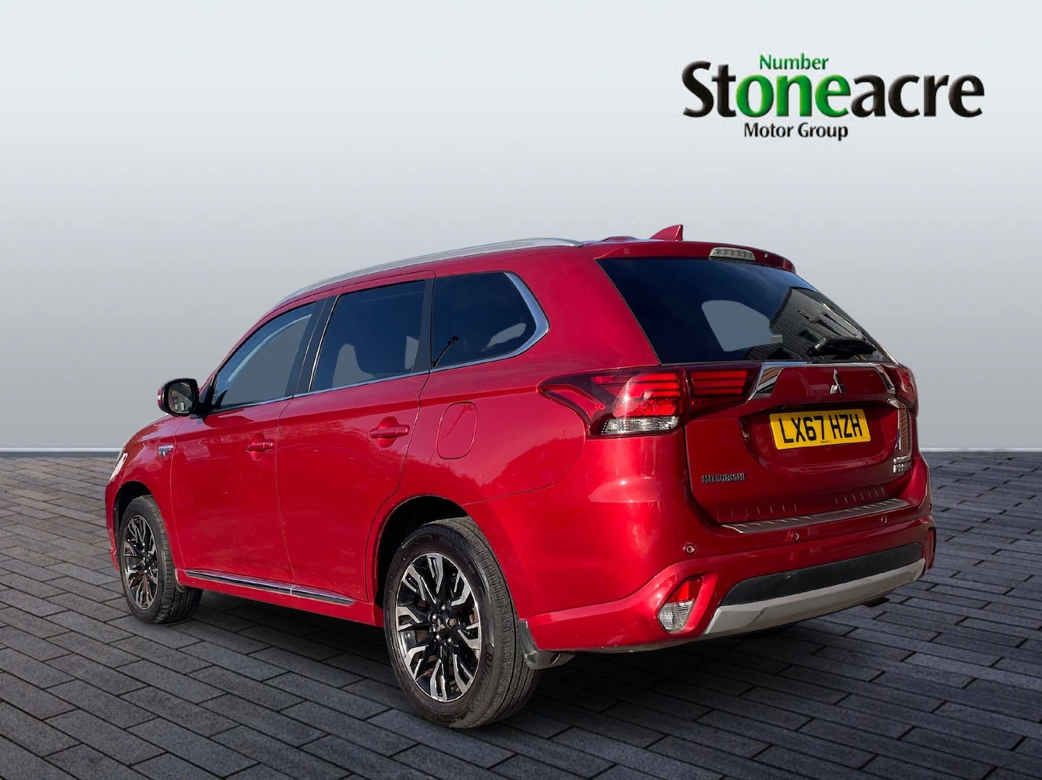 Used Mitsubishi Outlander 2017 for sale - 76522522: Photo 2