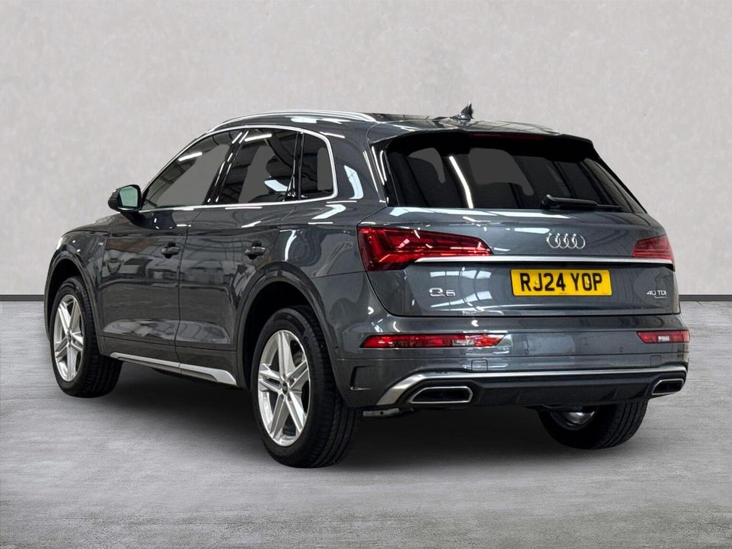 Used Audi Q5 2024 for sale - 76403470: Photo 2