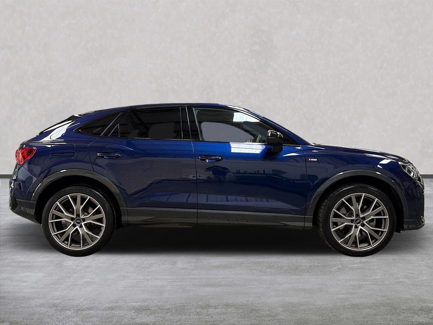 Used Audi Q3 2024 for sale - 75971016: Photo 3