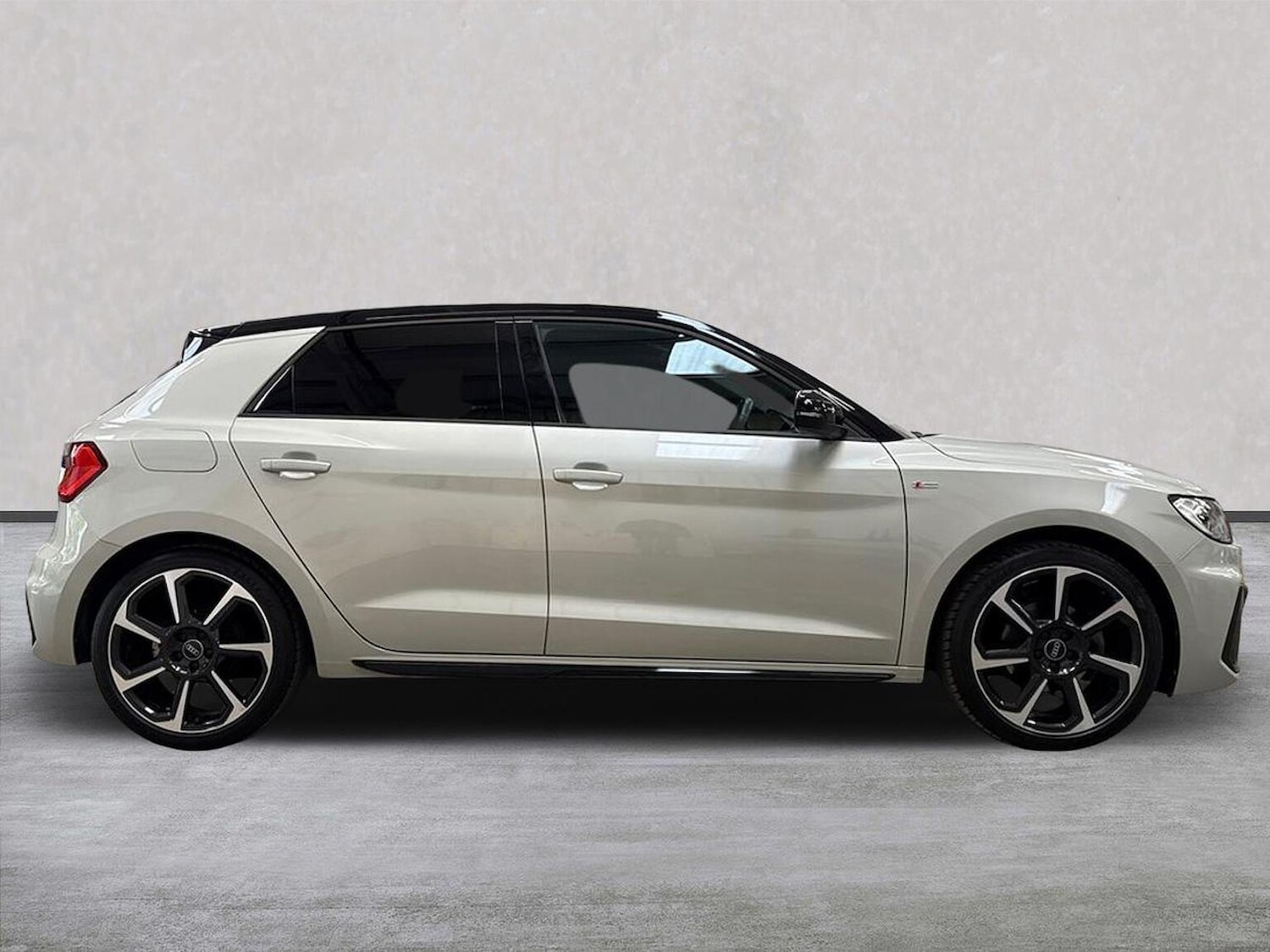 Used Audi A1 2023 for sale - 76127299: Photo 2